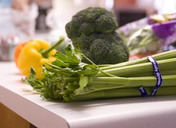 Overweight Children who Eat Vegetables are Healthier, Research Finds